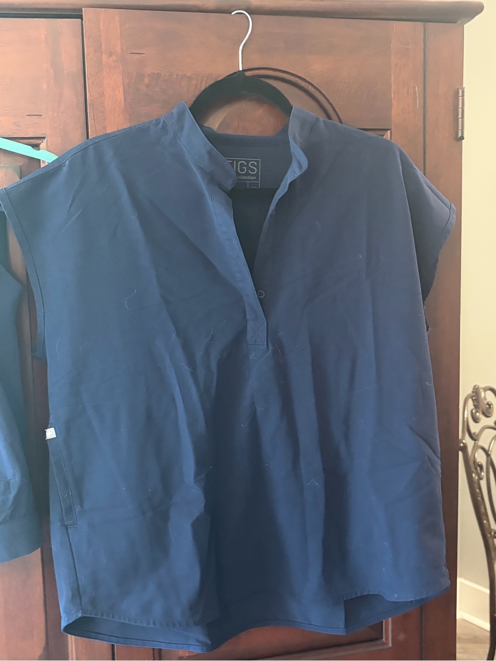 FIGS Navy Scrub Haul - Two Straight Leg pants & Top - Picture 2 of 4